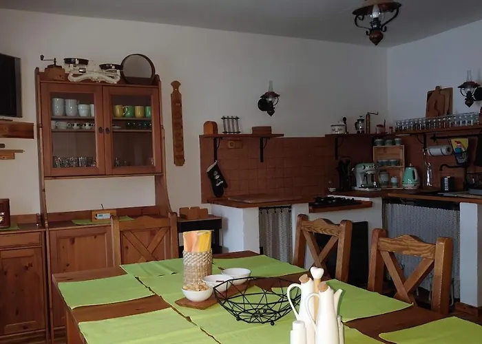 Drevenica Goralsky Dvor Dağ evi Ždiar